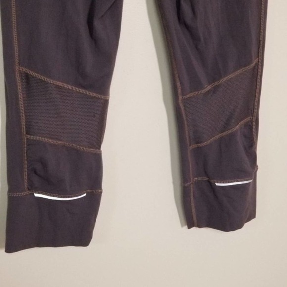 Athleta Cropped Workout Athletic Yoga Legging Size Medium Hidden Pocket Gray - Picture 4 of 5